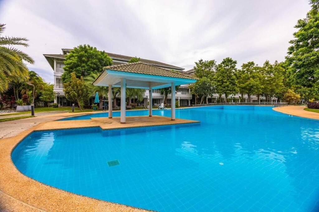 4 Bedroom Townhouse In Great Location! Χουά Χιν Εξωτερικό φωτογραφία