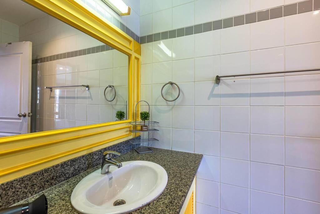 4 Bedroom Townhouse In Great Location! Χουά Χιν Εξωτερικό φωτογραφία